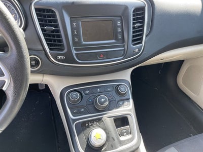 2016 Chrysler 200 Limited