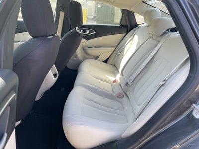 2016 Chrysler 200 Limited