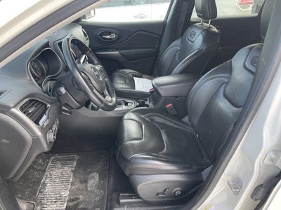 2019 Jeep Cherokee Overland