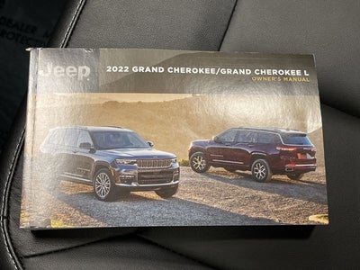 2022 Jeep Grand Cherokee Base