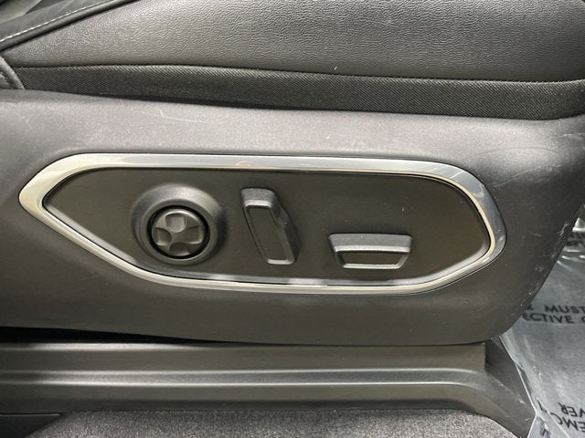 2023 Jeep Wagoneer L Base