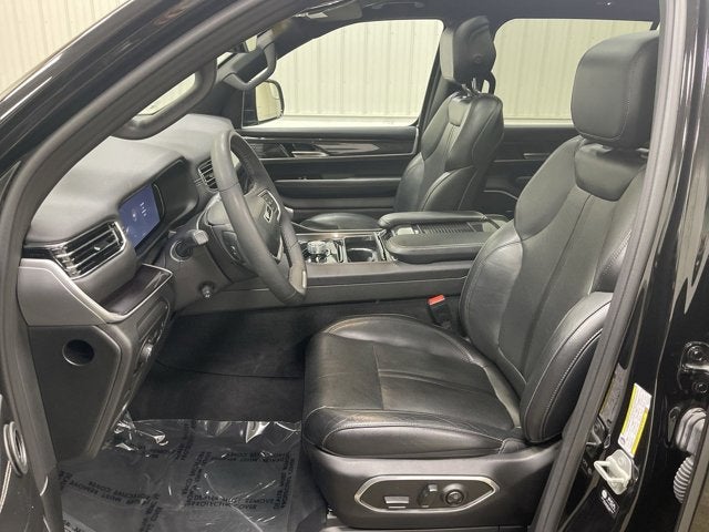 2023 Jeep Wagoneer L Base