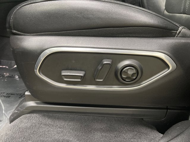 2023 Jeep Wagoneer L Base