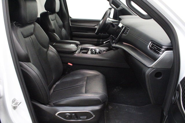 2023 Jeep Wagoneer L Base