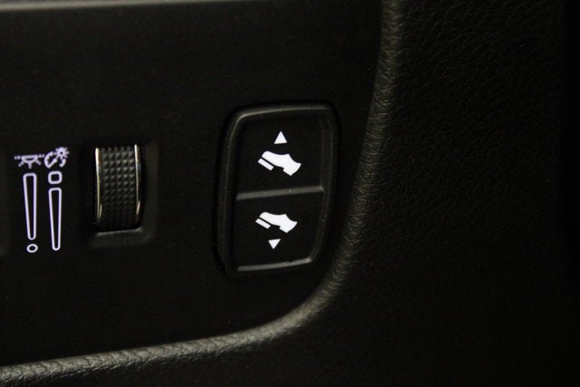 2023 Jeep Wagoneer L Base