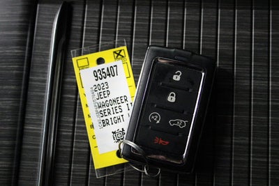 2023 Jeep Wagoneer L Base