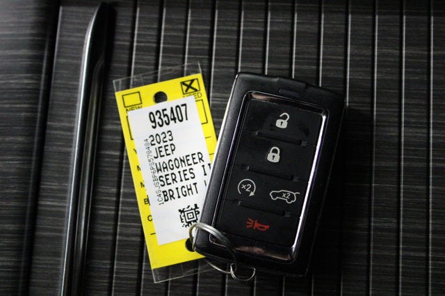 2023 Jeep Wagoneer L Base