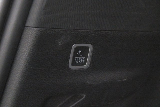 2023 Jeep Wagoneer L Base