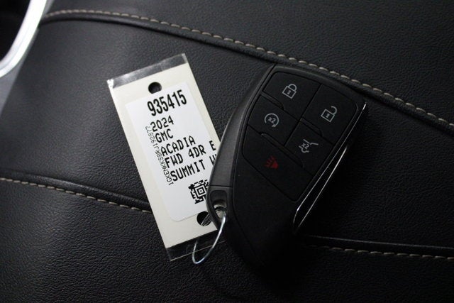 2024 GMC Acadia Elevation