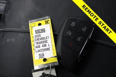 2025 Chevrolet Traverse LT