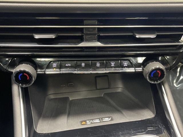 2025 Chevrolet Traverse 2LT