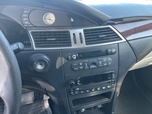 2004 Chrysler Pacifica Base