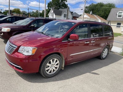 2016 Chrysler Town & Country Touring