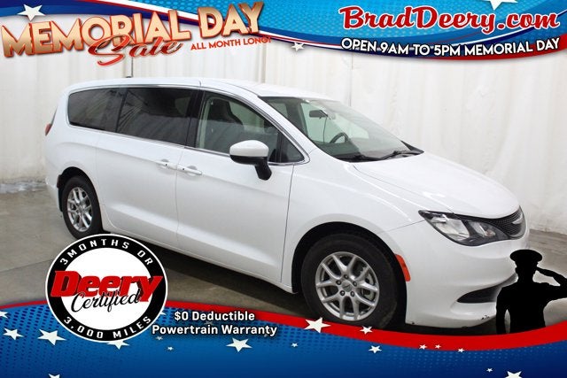 2022 Chrysler Voyager LX