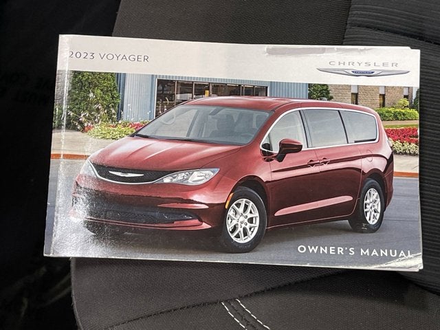 2023 Chrysler Voyager LX