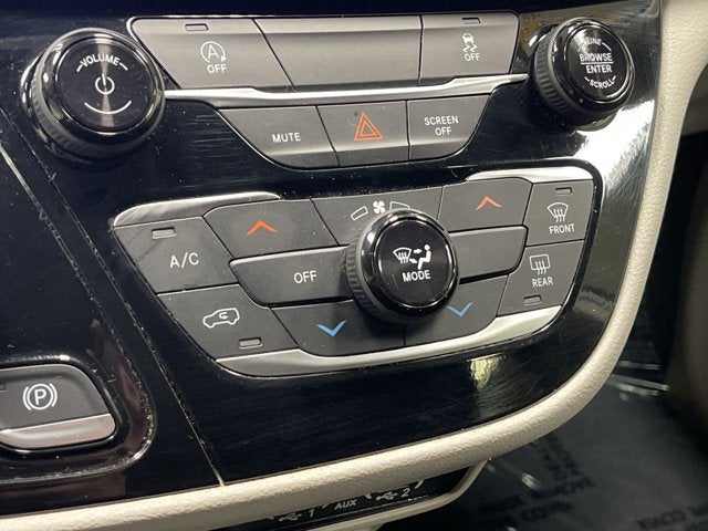 2024 Chrysler Voyager LX