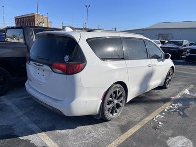 2018 Chrysler Pacifica Touring L Plus