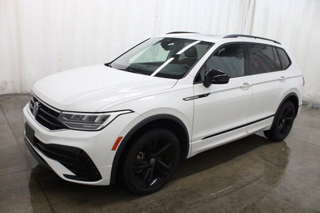 2023 Volkswagen Tiguan SE R-Line Black