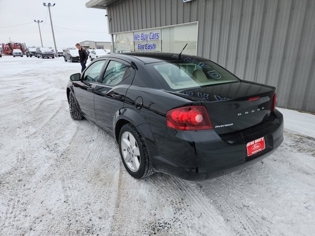 2011 Dodge Avenger LUX