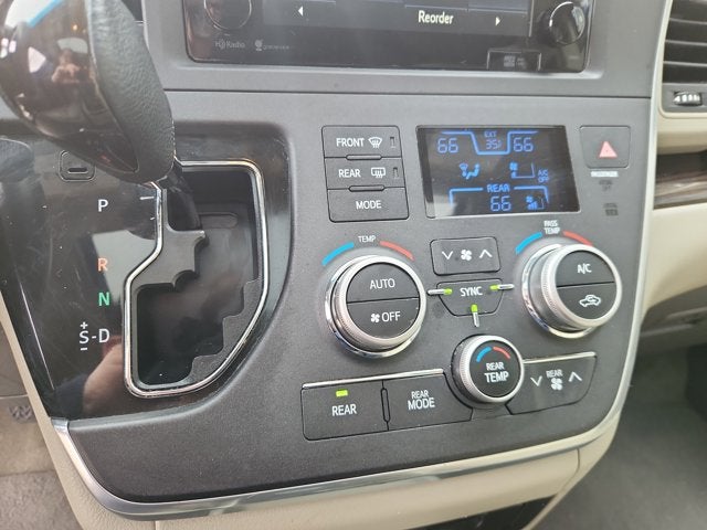 2015 Toyota Sienna XLE