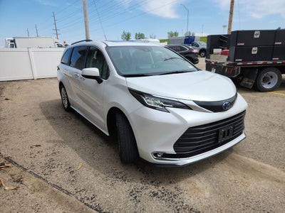 2022 Toyota Sienna XLE 7 Passenger