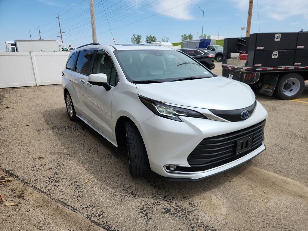 2022 Toyota Sienna XLE 7 Passenger