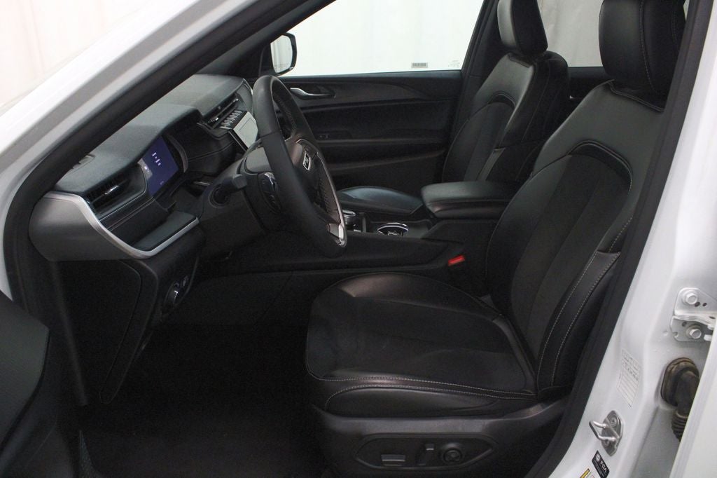 2025 Jeep Grand Cherokee Altitude 4X4