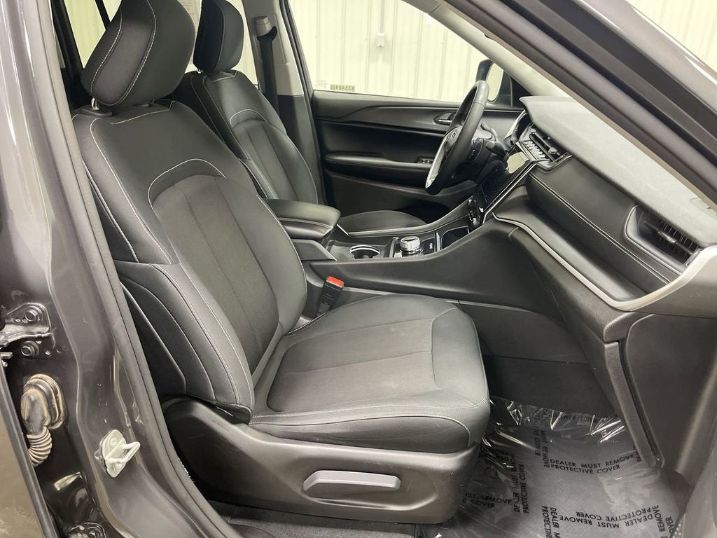 2024 Jeep Grand Cherokee Laredo 4X4