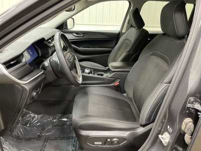 2024 Jeep Grand Cherokee Laredo 4X4