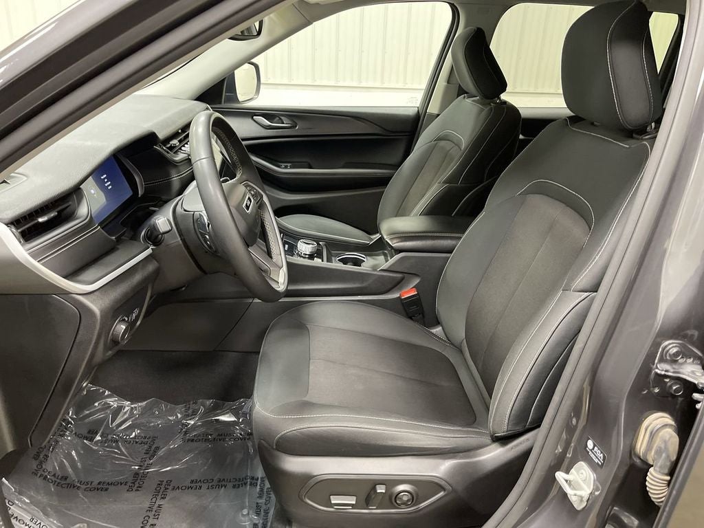 2024 Jeep Grand Cherokee Laredo 4X4