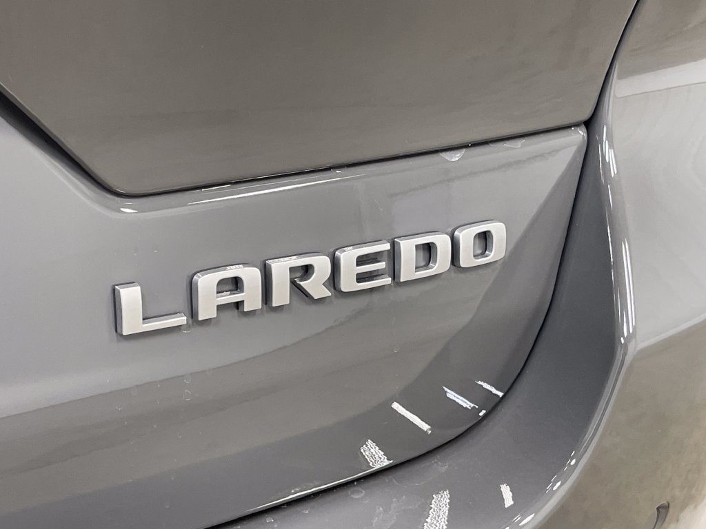2027 Jeep Grand Cherokee Laredo X