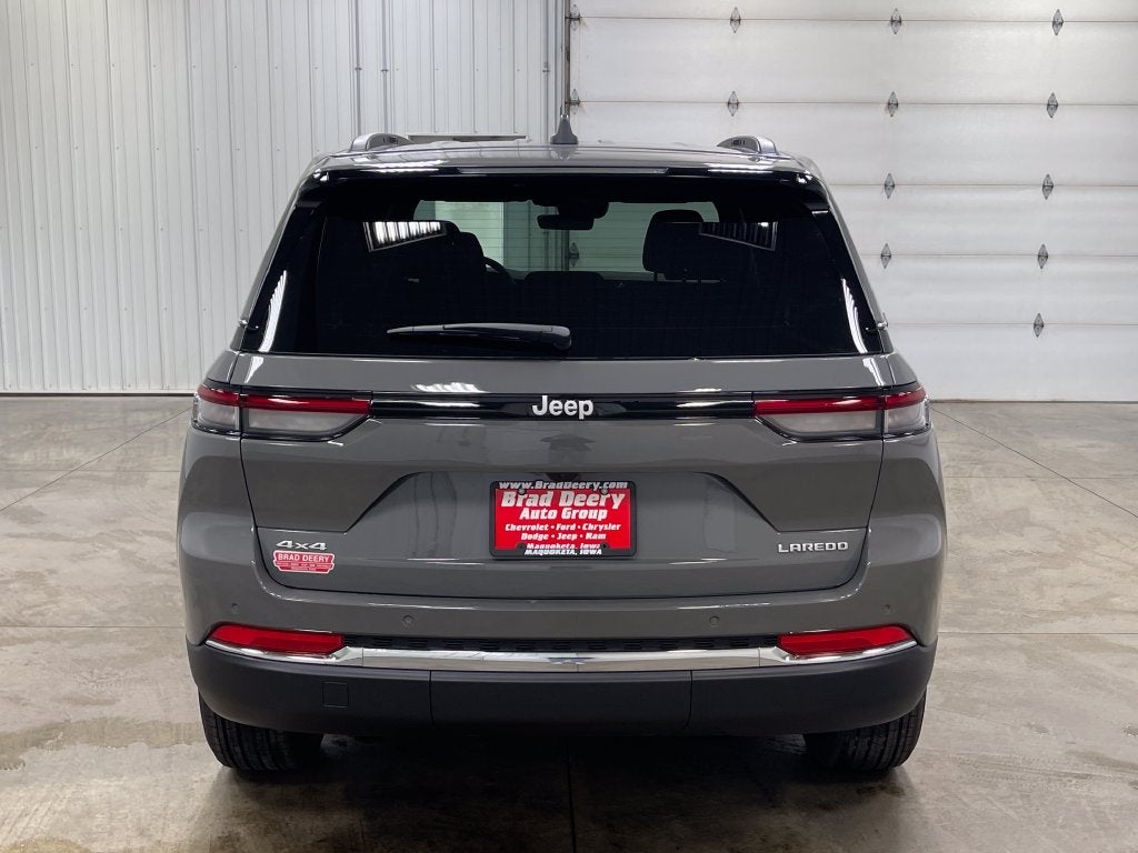 2027 Jeep Grand Cherokee Laredo X