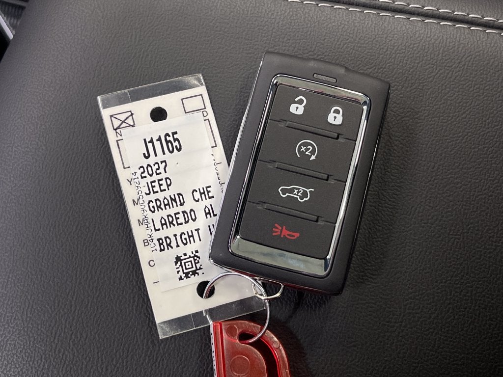 2027 Jeep Grand Cherokee Laredo Altitude