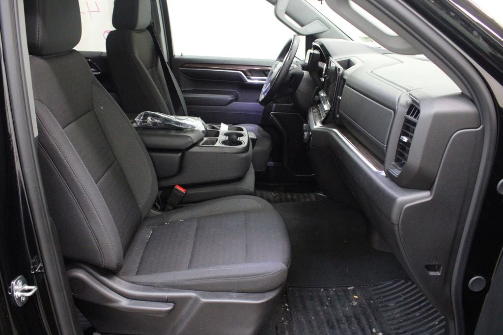 2024 Chevrolet Silverado 1500 LT Crew Cab 4X4