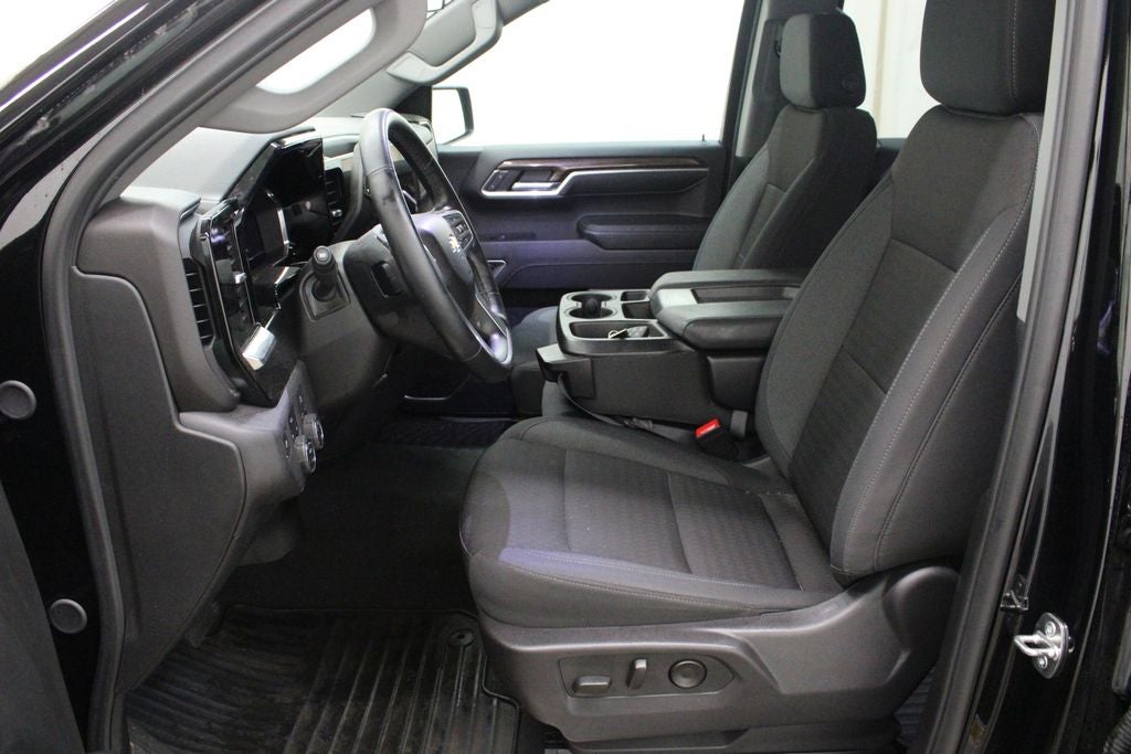 2024 Chevrolet Silverado 1500 LT Crew Cab 4X4