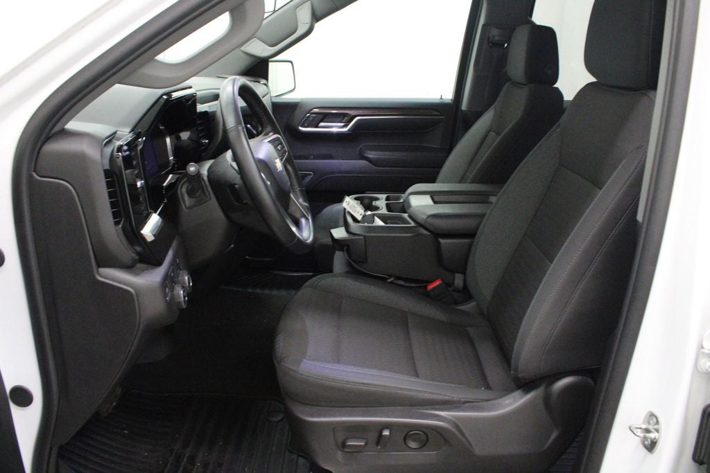 2024 Chevrolet Silverado 1500 LT Crew Cab 4X4