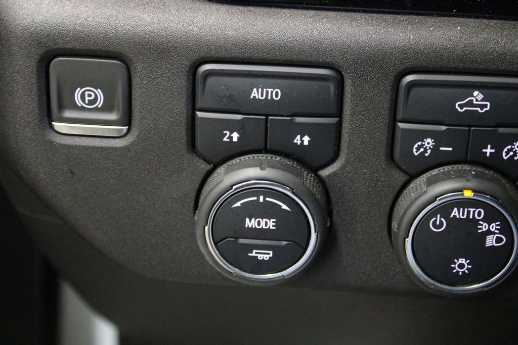2024 Chevrolet Silverado 1500 LT Crew Cab 4X4