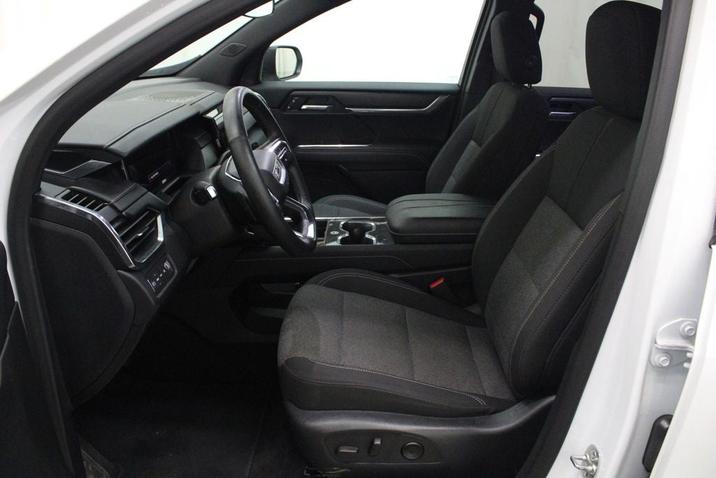 2025 GMC Acadia Elevation AWD