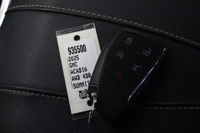 2025 GMC Acadia Elevation AWD