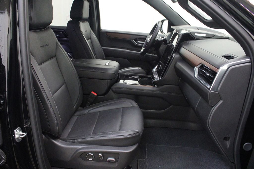 2025 GMC Yukon Denali 4WD