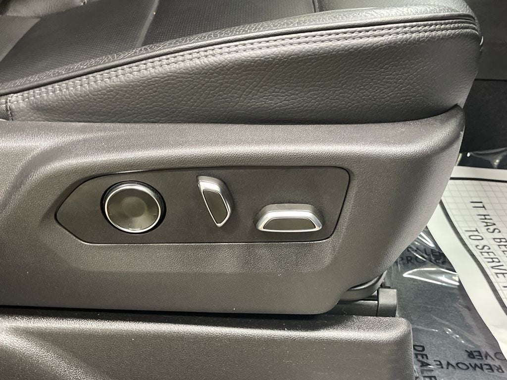 2025 GMC Yukon Denali 4WD