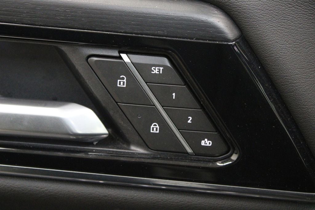 2025 GMC Yukon Denali 4WD