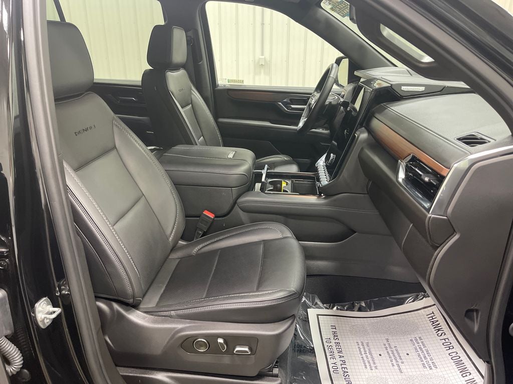 2025 GMC Yukon Denali 4WD