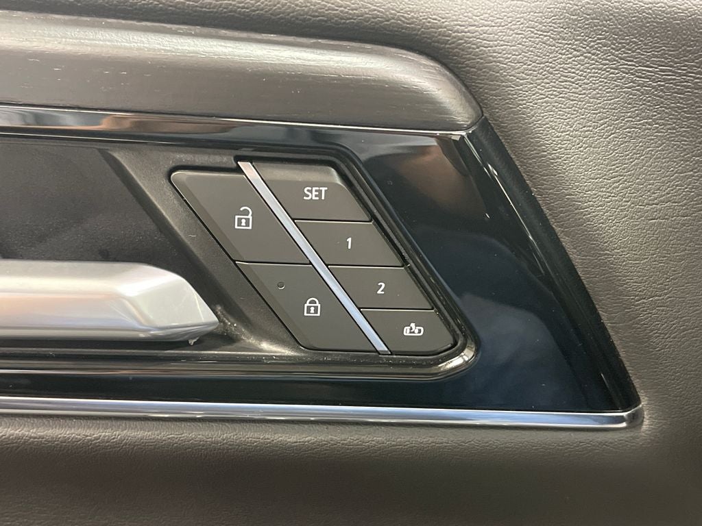 2025 GMC Yukon Denali 4WD