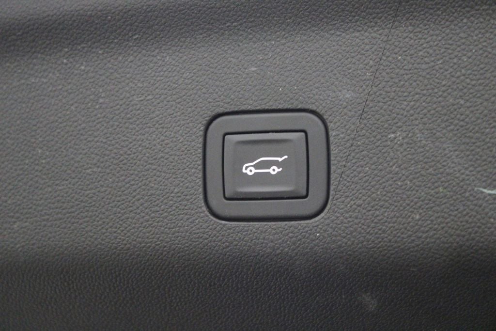 2025 GMC Yukon Denali 4WD