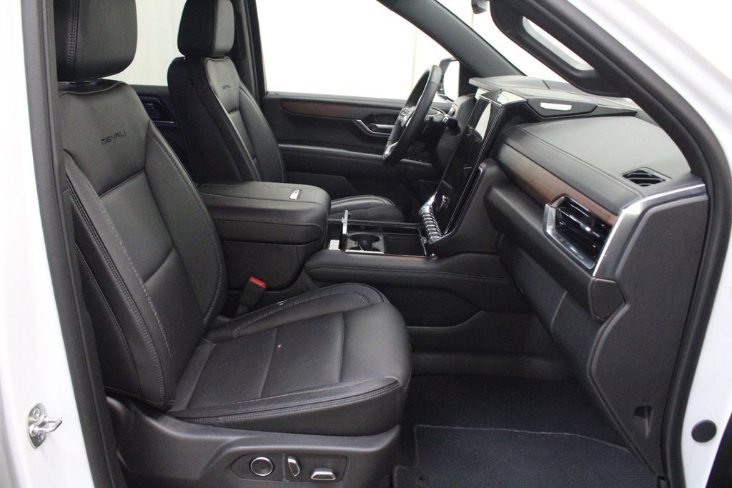 2025 GMC Yukon XL Denali 4WD