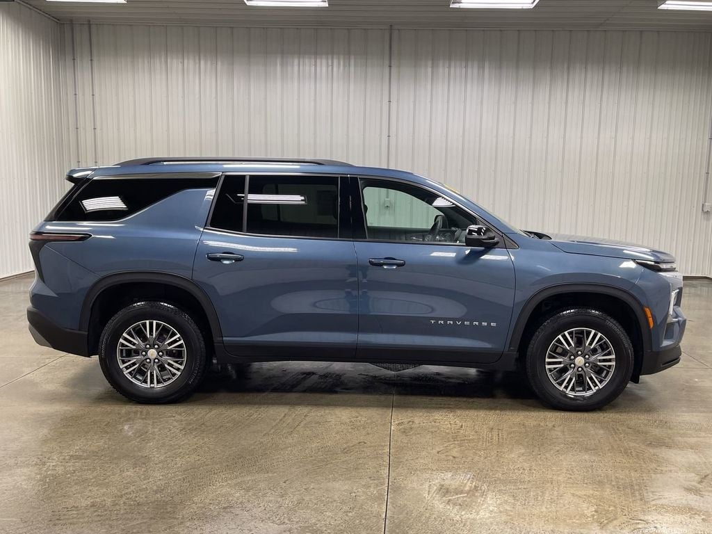 2025 Chevrolet Traverse LT AWD