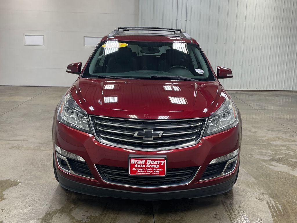 Used 2017 Chevrolet Traverse 2LT with VIN 1GNKVHKD3HJ288411 for sale in Maquoketa, IA