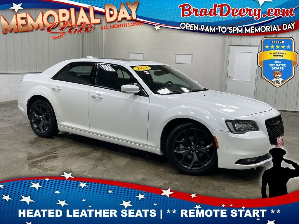2023 Chrysler 300 S's photo