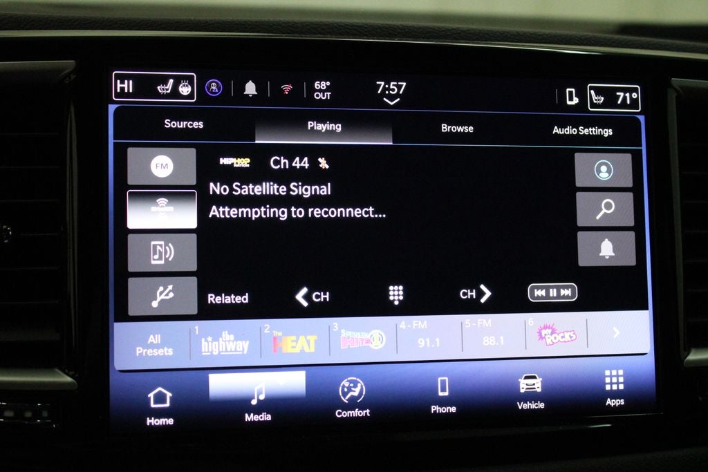 2025 Chrysler Pacifica Select